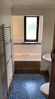 Cornwall Cottages - Helscott Barns