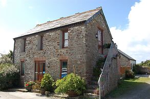 Cornwall Cottages - Helscott Barns
