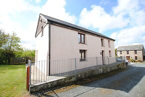 Cornwall Cottages - Helscott Barns