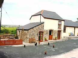 Cornwall Cottages - Helscott Barns