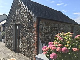 Cornwall Cottages - Helscott Barns
