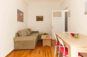 Dervenion-Athens Cozy Apartment