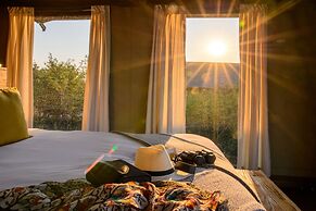 Ndhula Luxury Tented Lodge