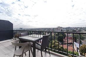 Lovely Business Loft Pool BBQ & Views