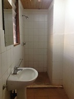 Livingstone Guest Farm - Hostel