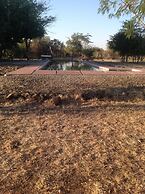 Livingstone Guest Farm - Hostel