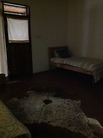 Livingstone Guest Farm - Hostel