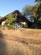 Livingstone Guest Farm - Hostel