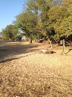 Livingstone Guest Farm - Hostel