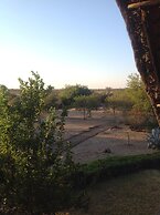 Livingstone Guest Farm - Hostel