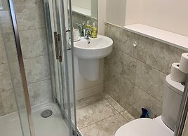 Continental Apartments at Wallis Square with Parking, WiFi & Netflix