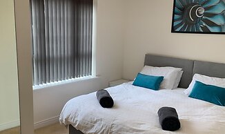 Continental Apartments at Wallis Square with Parking, WiFi & Netflix