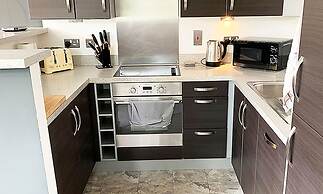 Continental Apartments at Wallis Square with Parking, WiFi & Netflix