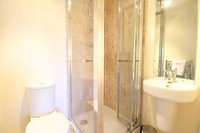 Continental Apartments at Wallis Square with Parking, WiFi & Netflix