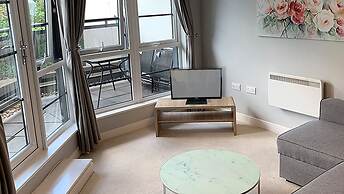 Continental Apartments at Wallis Square with Parking, WiFi & Netflix
