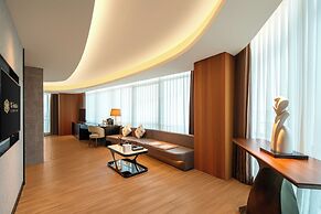 Hisilk Artwork Center Fliport Coso Hotel
