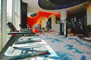 Hisilk Artwork Center Fliport Coso Hotel