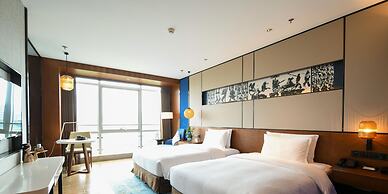 Hisilk Artwork Center Fliport Coso Hotel