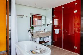 Hisilk Artwork Center Fliport Coso Hotel