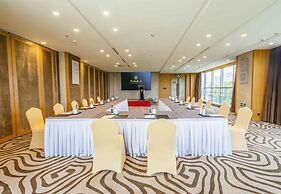 Hisilk Artwork Center Fliport Coso Hotel