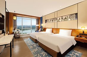 Hisilk Artwork Center Fliport Coso Hotel