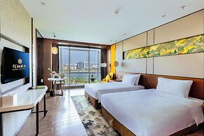 Hisilk Artwork Center Fliport Coso Hotel