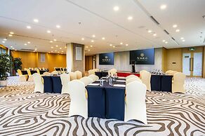 Hisilk Artwork Center Fliport Coso Hotel