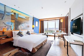 Hisilk Artwork Center Fliport Coso Hotel