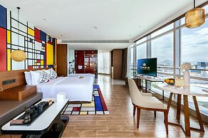 Hisilk Artwork Center Fliport Coso Hotel