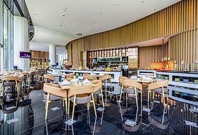 Hisilk Artwork Center Fliport Coso Hotel