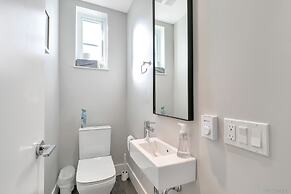 Modern Townhouse at Marine by Elevate Rooms