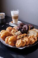 Ola Santiago Providencia, Tapestry Collection by Hilton