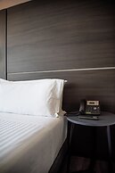 Ola Santiago Providencia, Tapestry Collection by Hilton