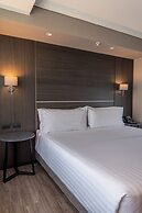 Ola Santiago Providencia, Tapestry Collection by Hilton