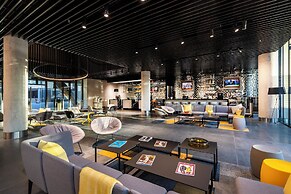 Ola Santiago Providencia, Tapestry Collection by Hilton