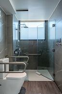 Ola Santiago Providencia, Tapestry Collection by Hilton