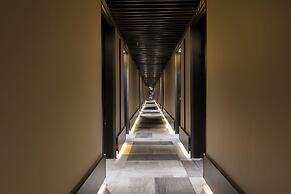 Ola Santiago Providencia, Tapestry Collection by Hilton