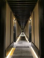 Ola Santiago Providencia, Tapestry Collection by Hilton