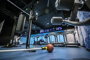 Ola Santiago Providencia, Tapestry Collection by Hilton