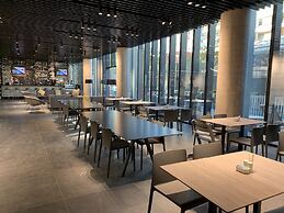 Ola Santiago Providencia, Tapestry Collection by Hilton