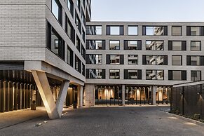 Ola Santiago Providencia, Tapestry Collection by Hilton