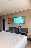 Ola Santiago Providencia, Tapestry Collection by Hilton