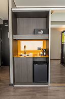 Ola Santiago Providencia, Tapestry Collection by Hilton