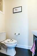 Central Cozy 1bdr Suite by Elevate Rooms