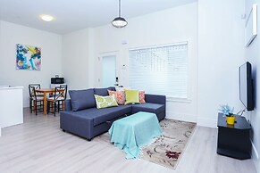 Tasteful 2 Bedroom Suite near Marine Gateway by Elevate Rooms