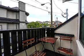 Tasteful 2 Bedroom Suite near Marine Gateway by Elevate Rooms