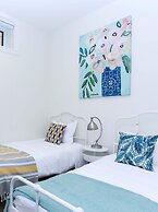 Tasteful 2 Bedroom Suite near Marine Gateway by Elevate Rooms