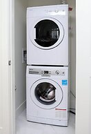 Tasteful 2 Bedroom Suite near Marine Gateway by Elevate Rooms