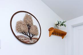 Tasteful 2 Bedroom Suite near Marine Gateway by Elevate Rooms