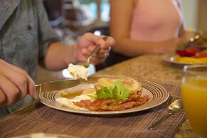 Veranda 3B 2 bedrs second floor by Stay in CR